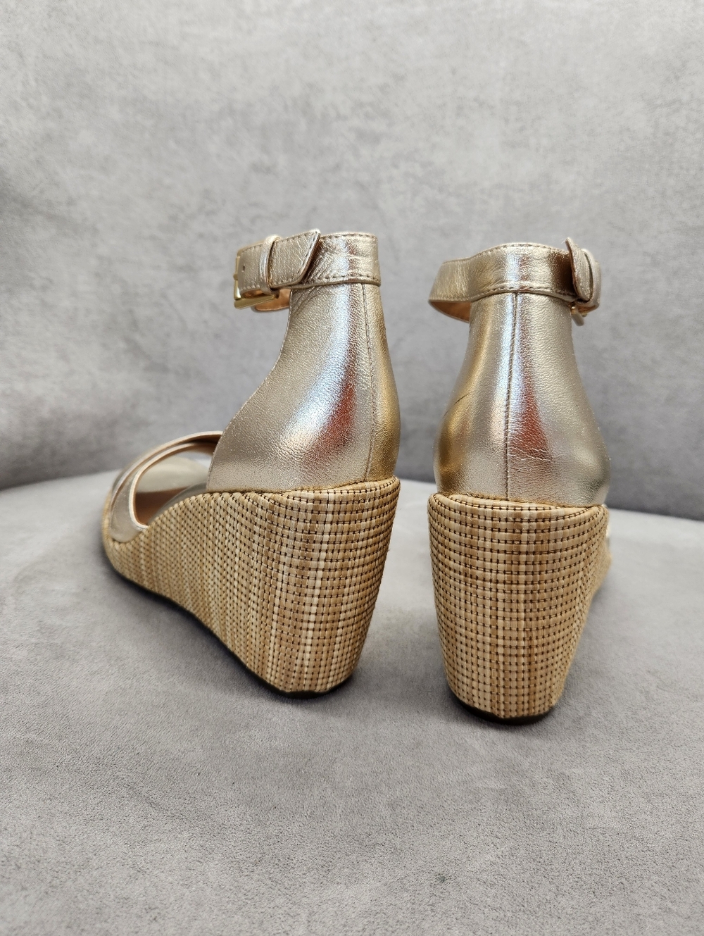Vionic Wedge Sandals 10 Gold Leather Marina Arch Support Platform Boho New $140 - Picture 9 of 14